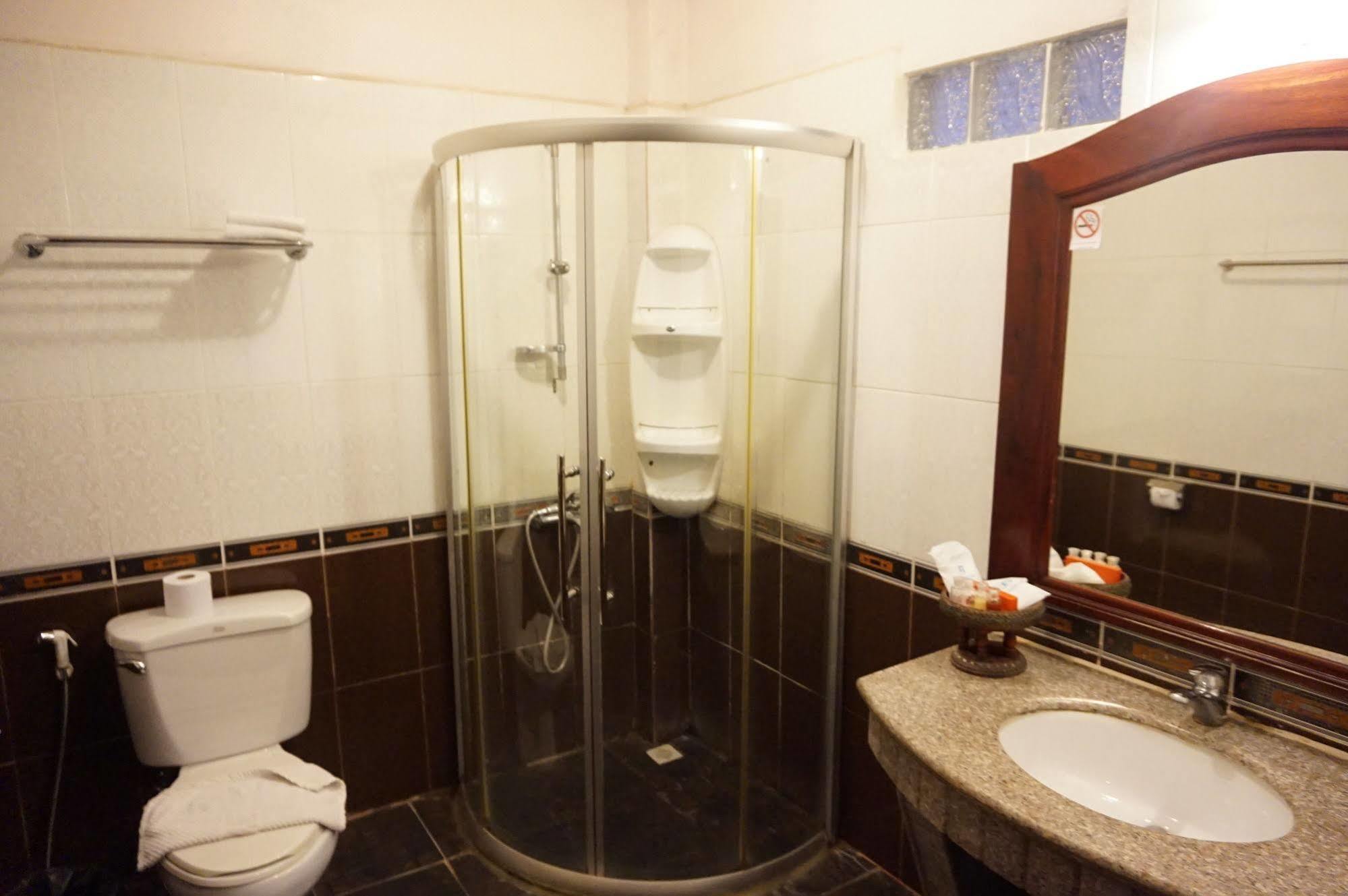 E-Outfitting Vang Thong Hotel Luang Prabang Luaran gambar